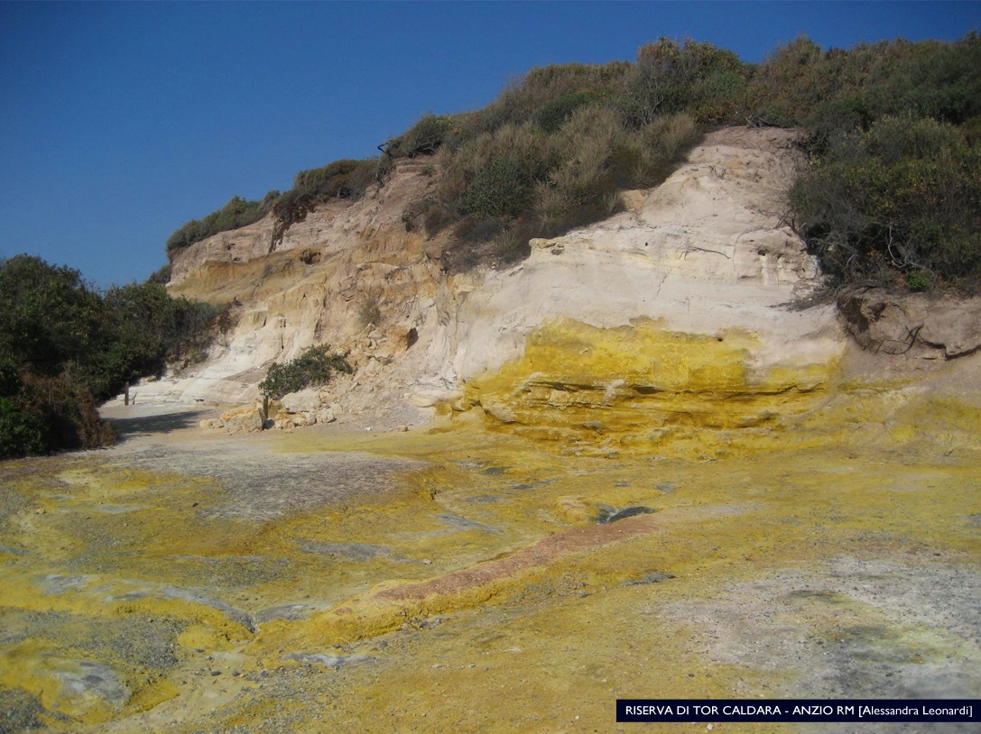 ANZIO - RM riserva naturale di tor caldara, solfatare