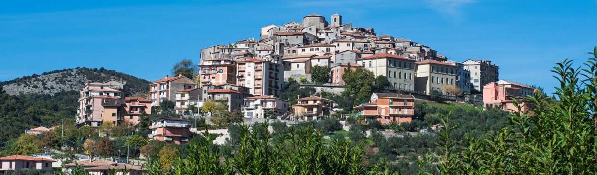 Panoramica sul borgo di Bassiano in provincia di Latina