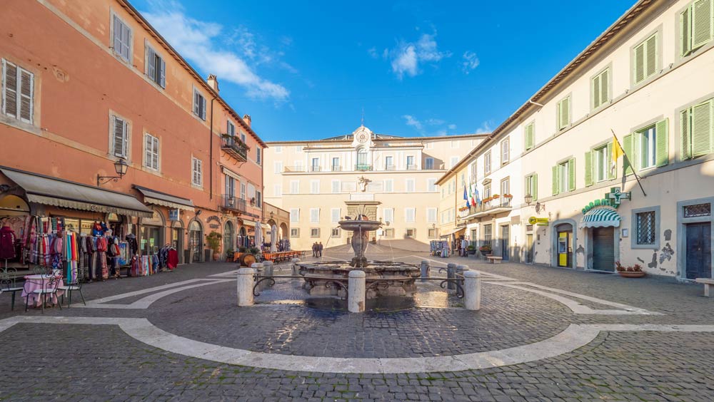 Il centro storico di Castel Gandolfo