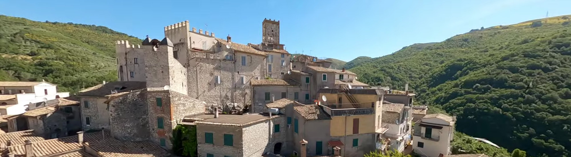 foto primo piano del paese di Cineto Romano