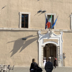 foto palazzo del comune di Cisterna di Latina