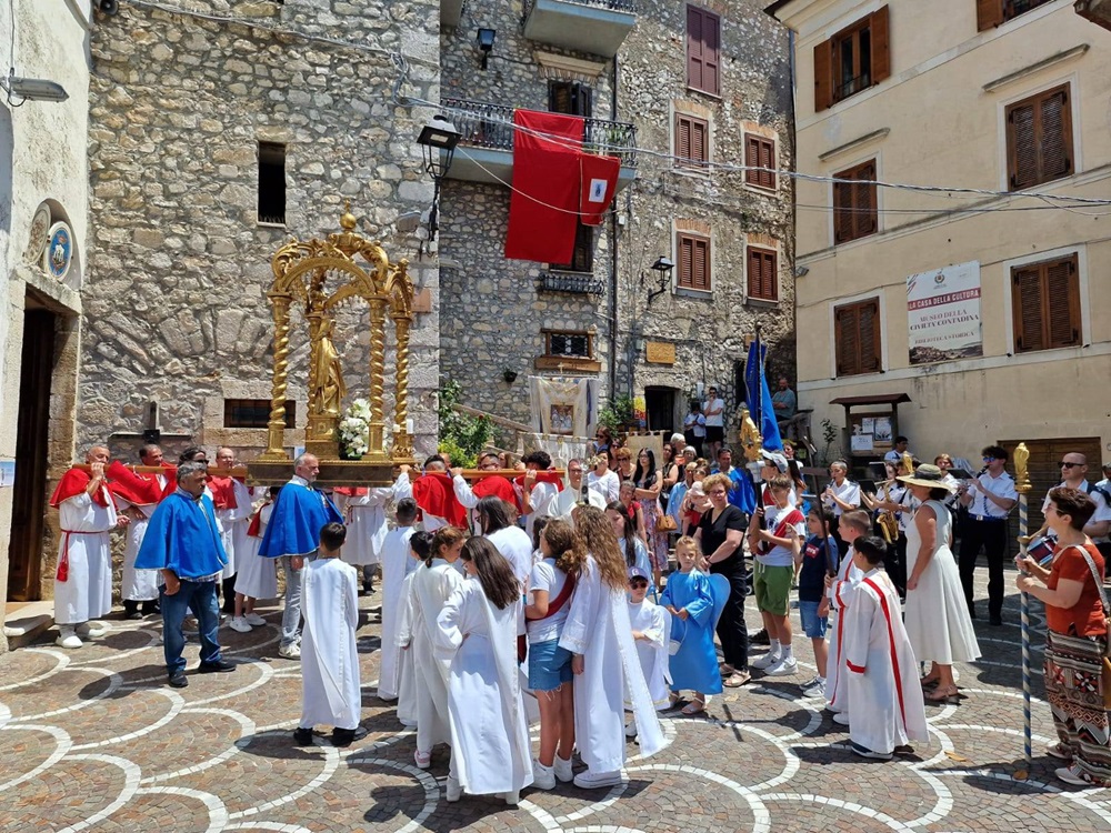 Un momento della festa di Sant'Oliva a Trivigliano - Foto comune.trivigliano.fr.it - 1000