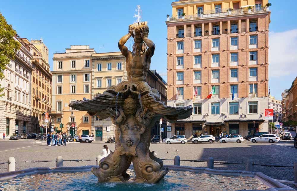 Fontana del Tritone