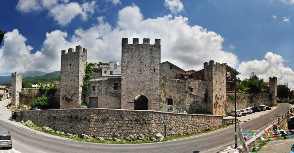 La cinta muraria di Vico nel Lazio