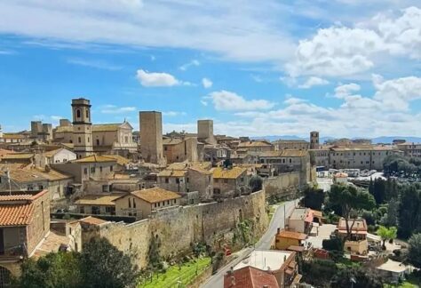 Panoramica della città di Tarquinia