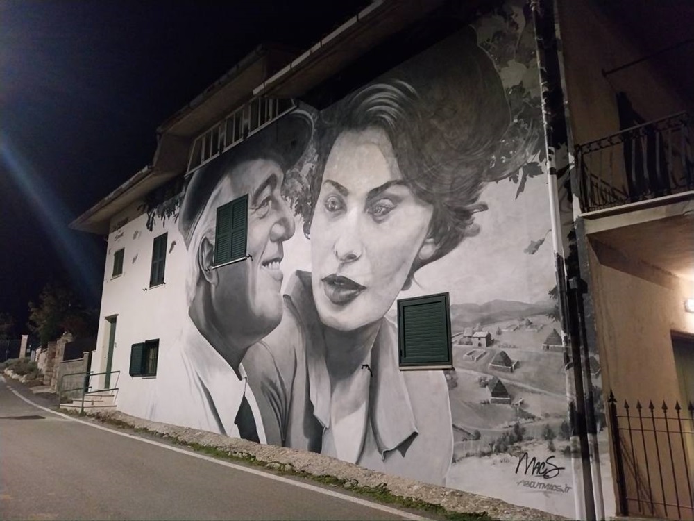 L'omaggio a De Sica e Sophia Loren - Foto FB Comune di Saracinesco