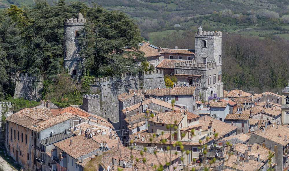 Tra i “borghi più belli d’Italia”: tutti i colori di Orvinio