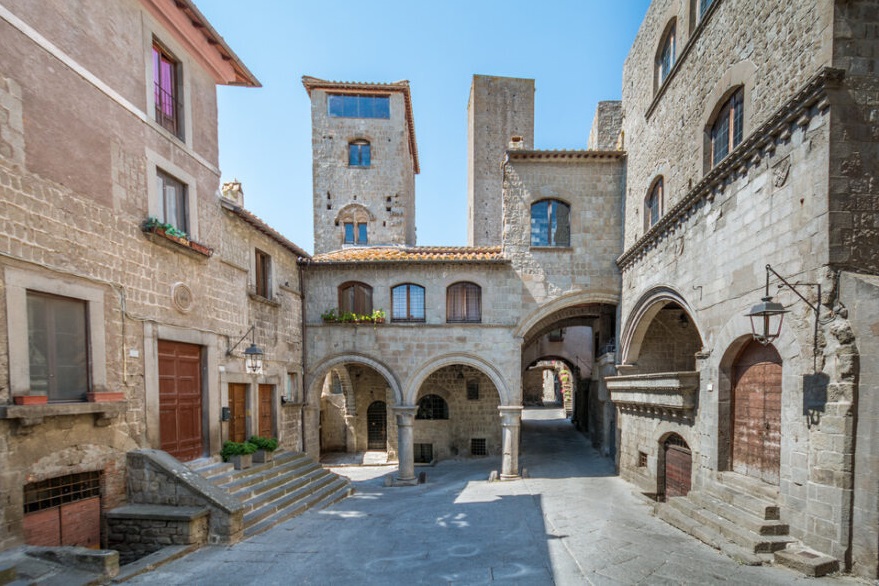 Palazzo degli Alessandri nel quartiere San Pellegrino