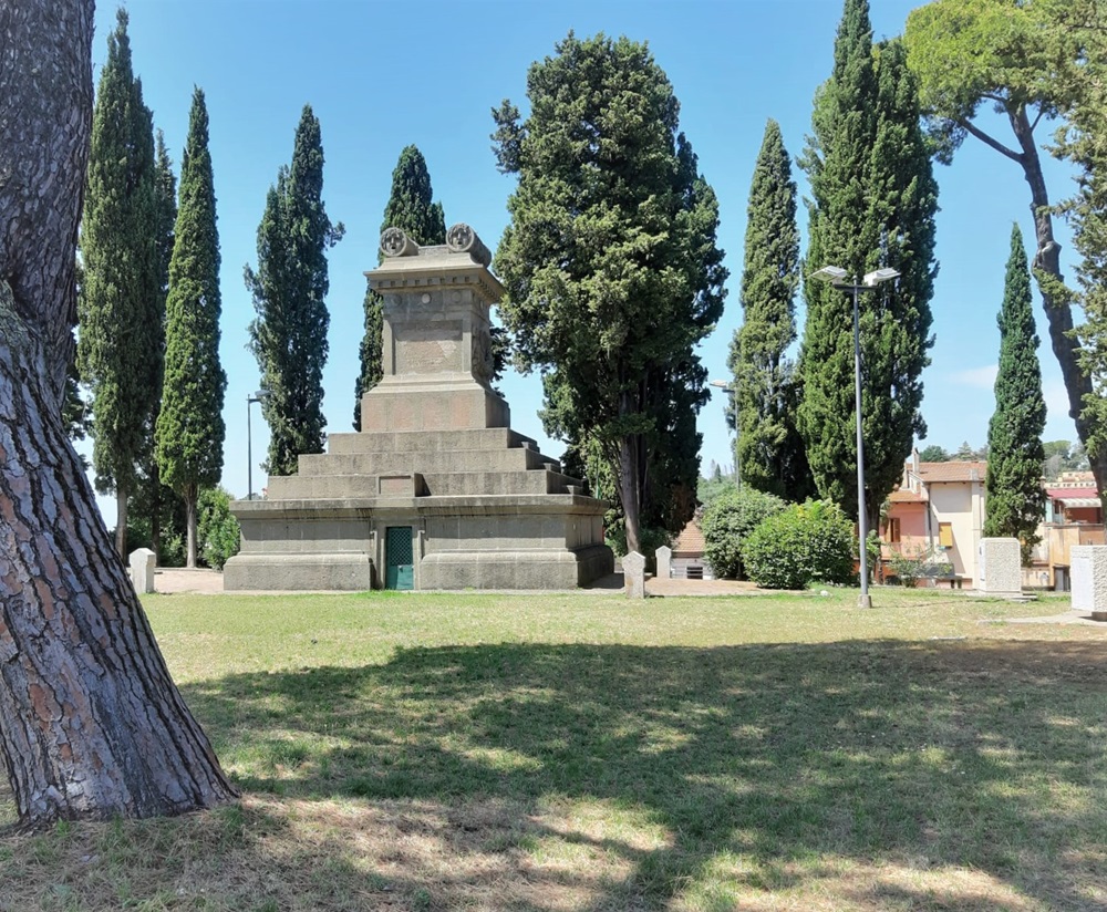 Parco-Rimembranze-Ara Ossario - Foto retedimorestorichelazio.it