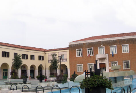 piazza centrale di Pomezia