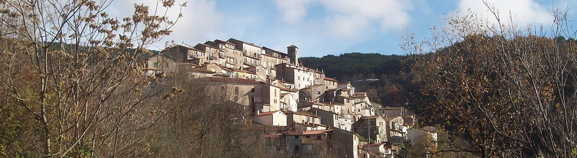 panoramica da lontano di Pozzaglia Sabina