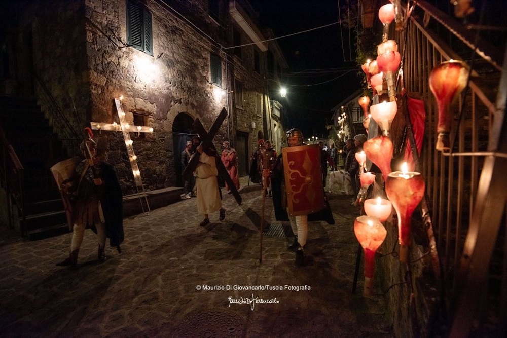 Processione del Cristo Morto a Latera - Ph di Maurizio Di Giovancarlo @FB Comune di Latera