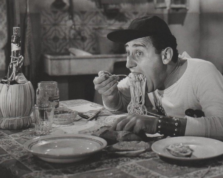 ROMA Un Americano a Roma Alberto Sordi