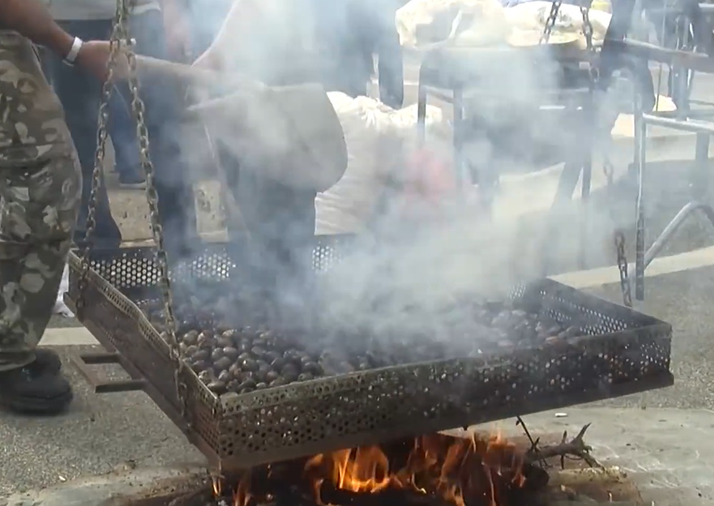 Un momento della Sagra della castagna a Montelanico