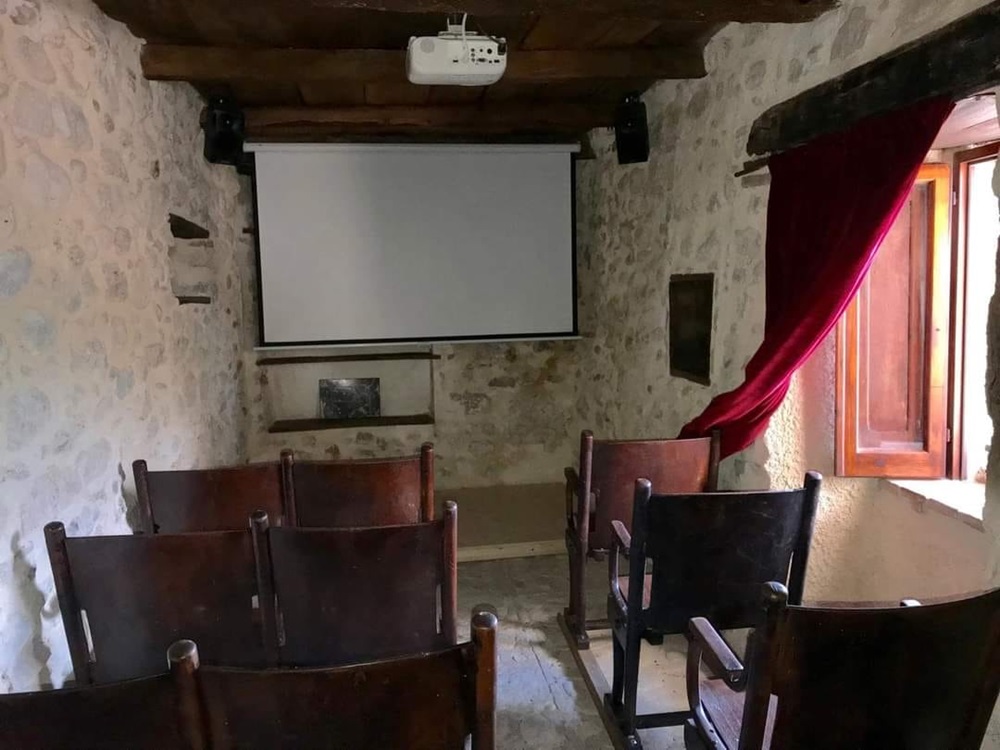 Sala Interna di U Cinemittu - Foto FB La Biblioteca Verde