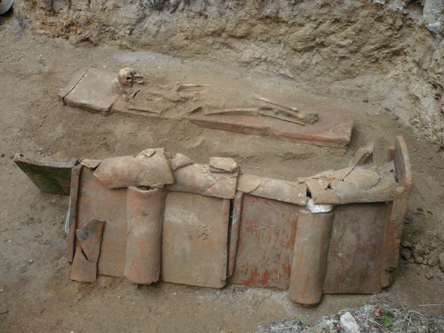 Sepolture ritrovate a Cineto Romano - Foto comune.cinetoromano.rm.it