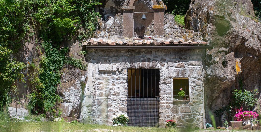 Sulle orme di Santa Maria Goretti tra le strade del vino