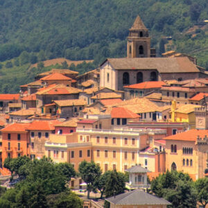 Panoramica di Fiuggi con la vallata - Foto di fragolerosse da Adobe Stock 24004853
