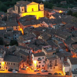 Panoramica notturna di Gallese - Foto da Fb Amministratori di Gallese informano