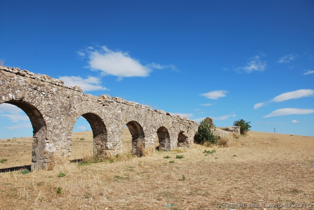 Acquedotto romano nella Tuscia - Foto cittadellolio.it
