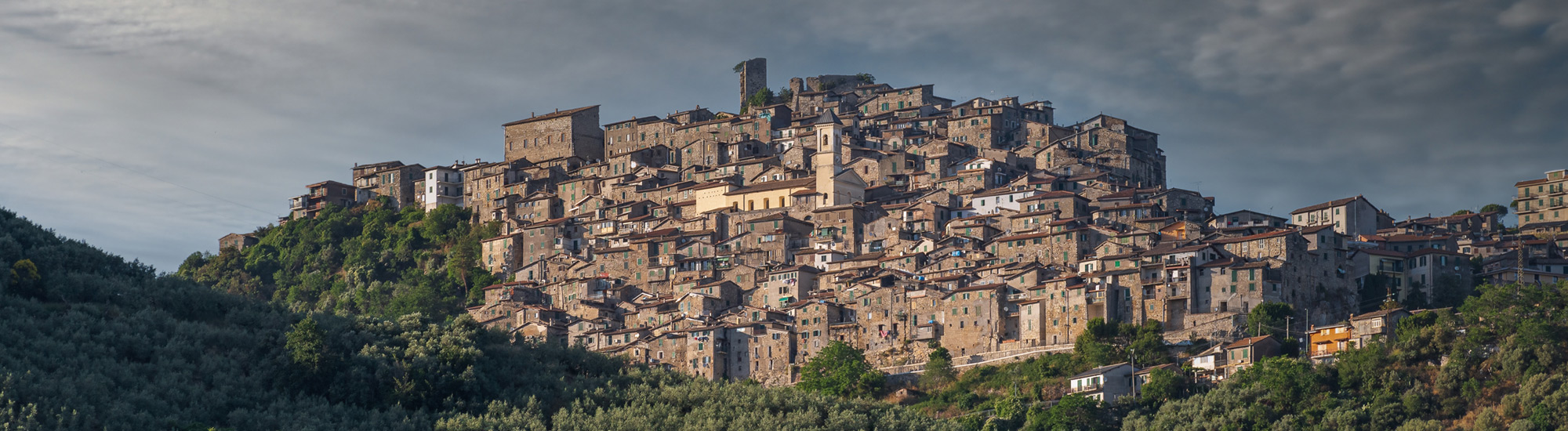 Panoramica di Olevano Romano - Foto di Sergiogen da Adobe Stock