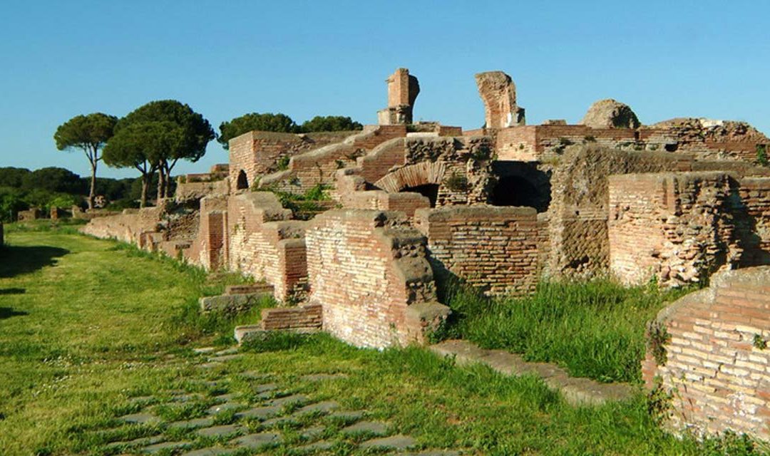 A Ostia Antica, il sarcofago del II secolo