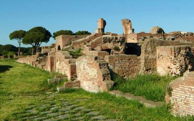 A Ostia Antica, il sarcofago del II secolo