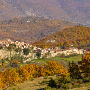 Panoramica aerea di Pescorocchiano - Foto di ivanods da Adobe Stock