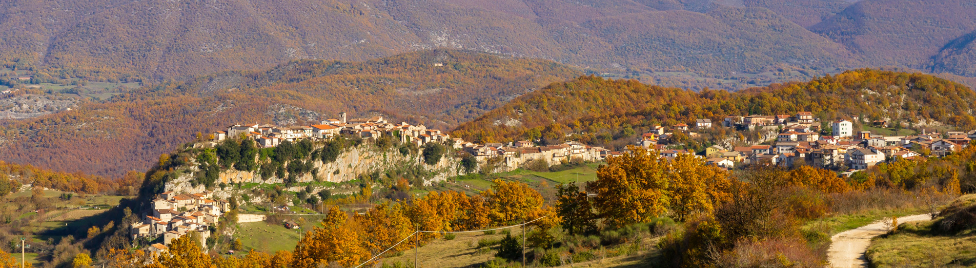 Panoramica aerea di Pescorocchiano - Foto di ivanods da Adobe Stock