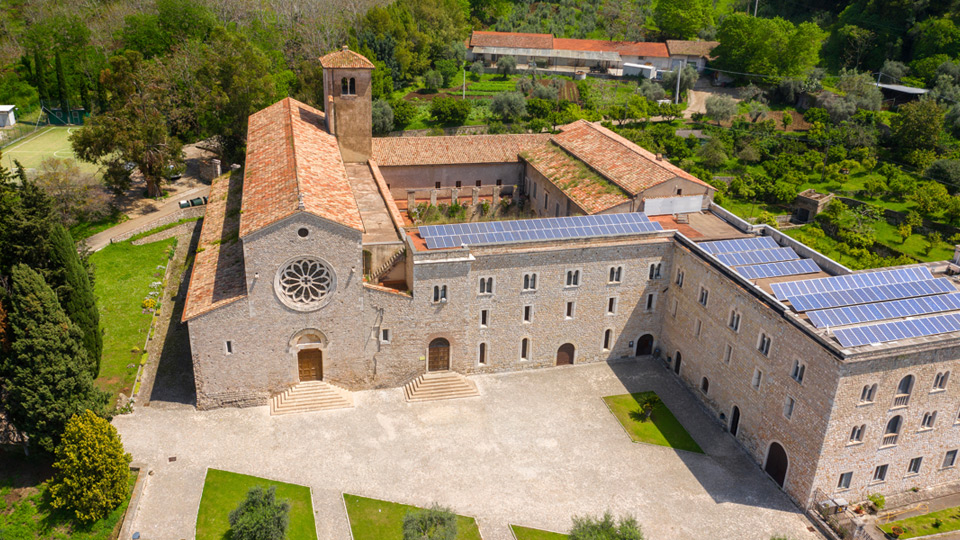 Sermoneta Abbazia di Valvisciolo - Foto di Stefano Tammaro da Adobe Stock