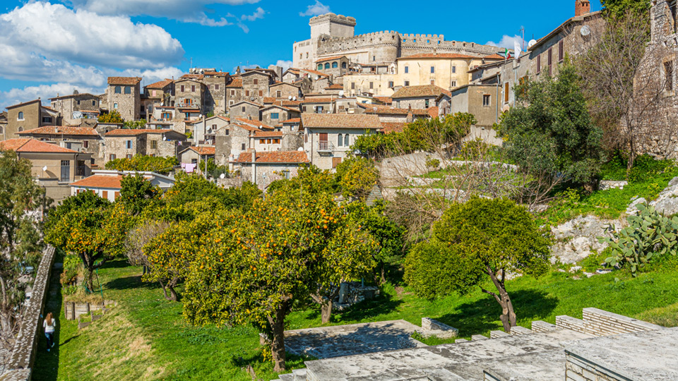 Sermoneta Giardino degli Aranci - Foto di e55evu da Adobe Stock