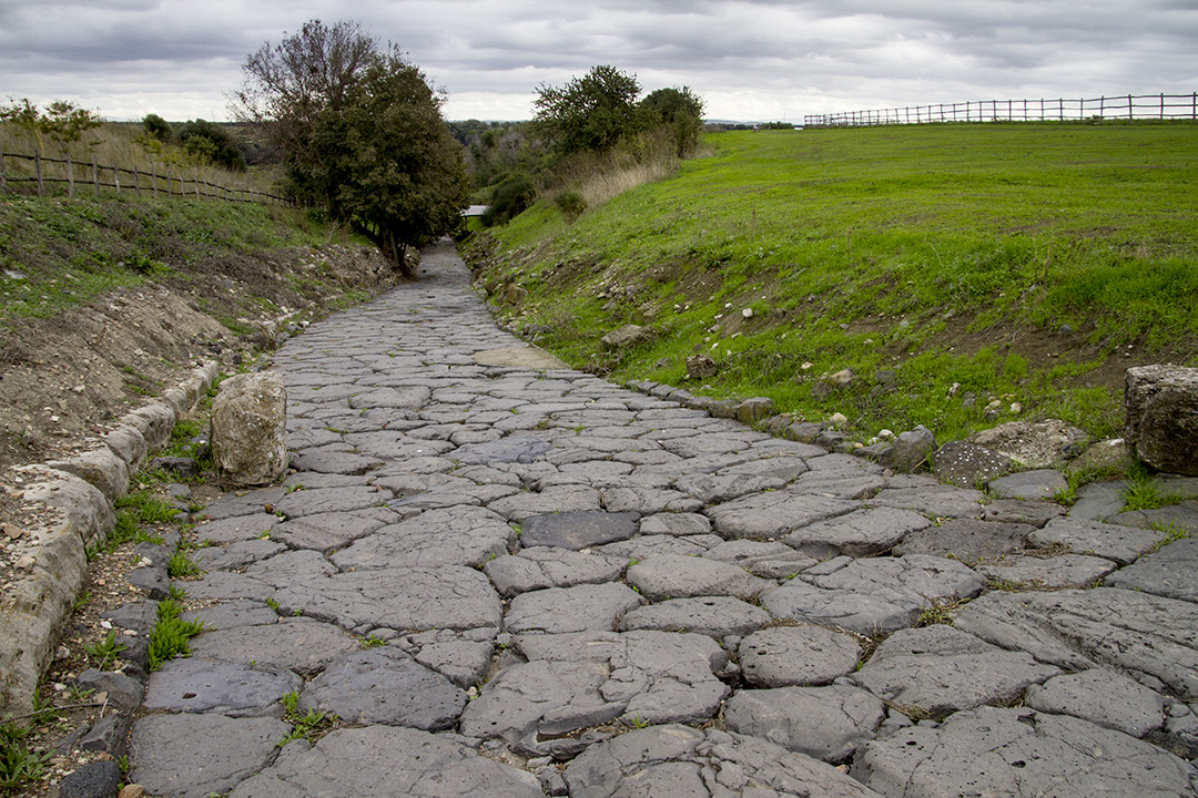 Strada Romana nel parco di Vulci