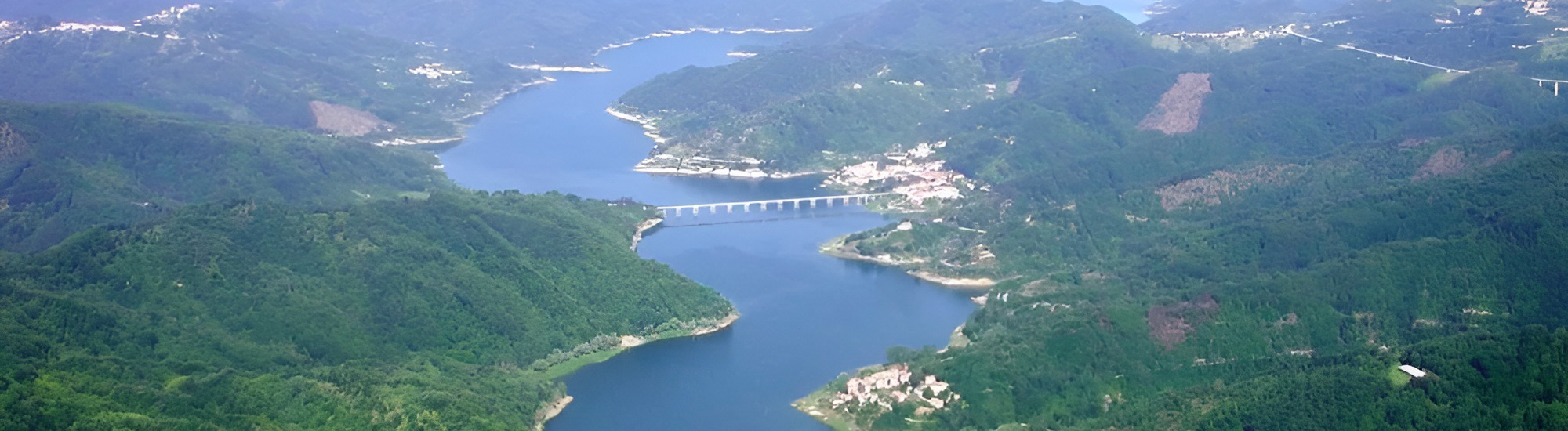 Panoramica del Lago del Salto
