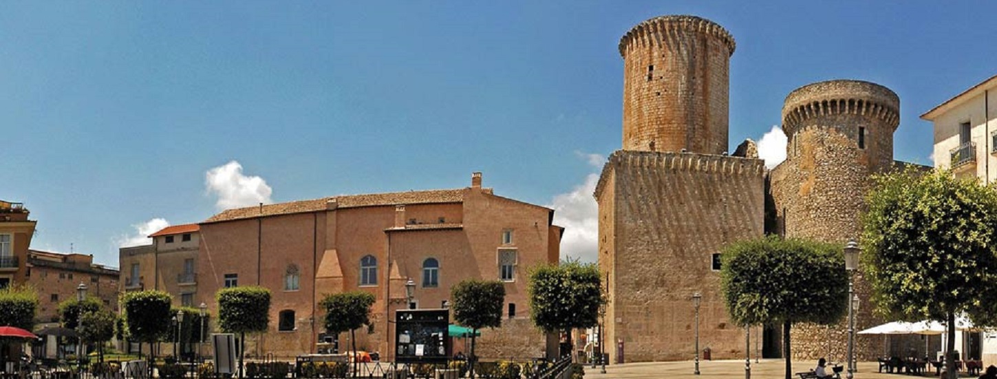Fondi vista del Castello Baronale