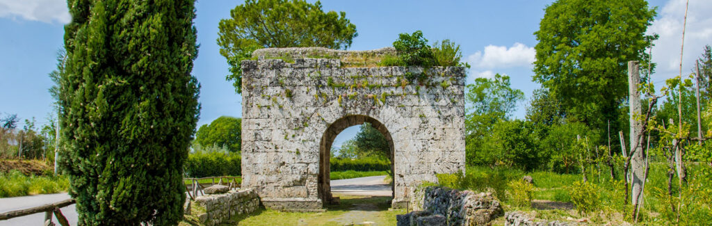 Porta San Lorenzo - www.aquinoturismo.it