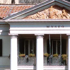 primo piano della facciata del Museo civico di Albano "Mario Antonacci"