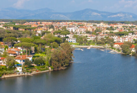 Panoramica aerea di Sabaudia - Foto di Stefano Tammaro da Adobe Stock