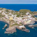 Panoramica di Ventotene - Foto di Matteo Ciani da Adobe Stock