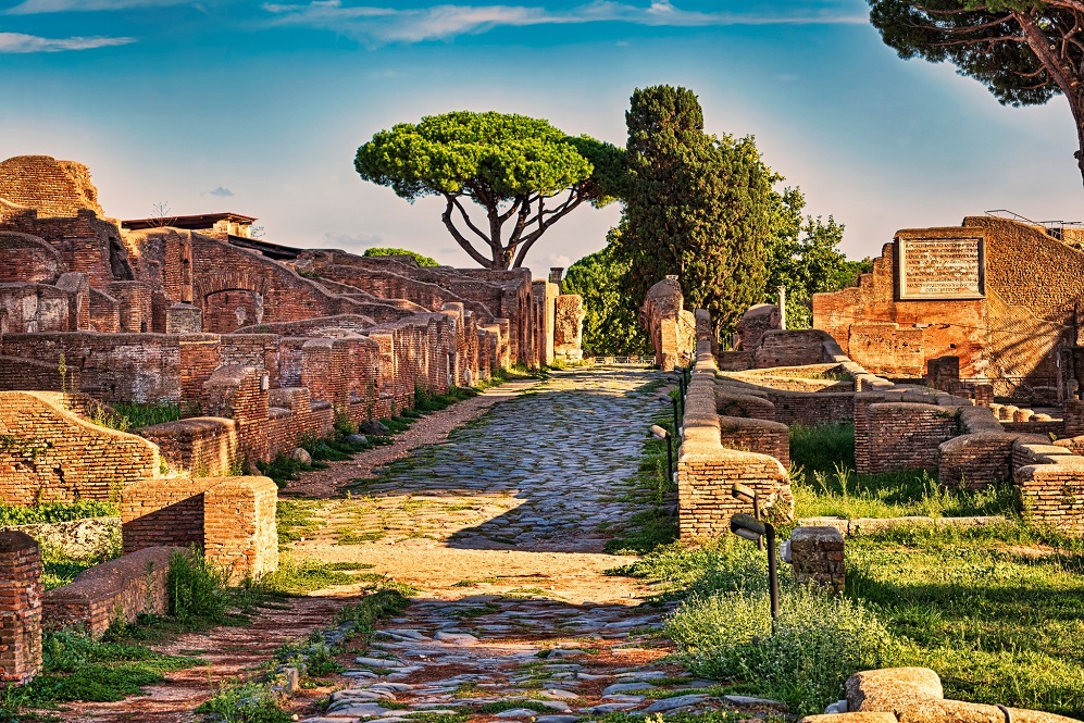 L'antico basolato di Ostia Antica