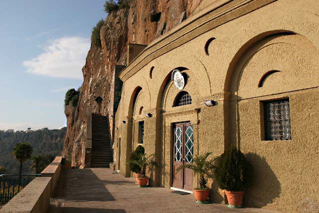 Castel Sant'Elia (VT): Santuario Maria Santissima ad Rupes, esterno