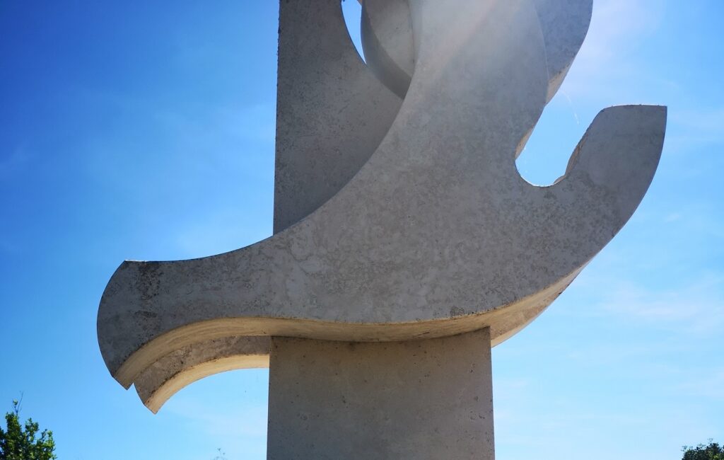 Il monumento dedicato a Pasolini all'Idroscalo