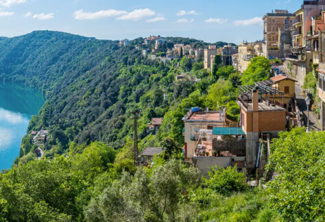 Veduta del Lago di Albano da Castelgandolfo