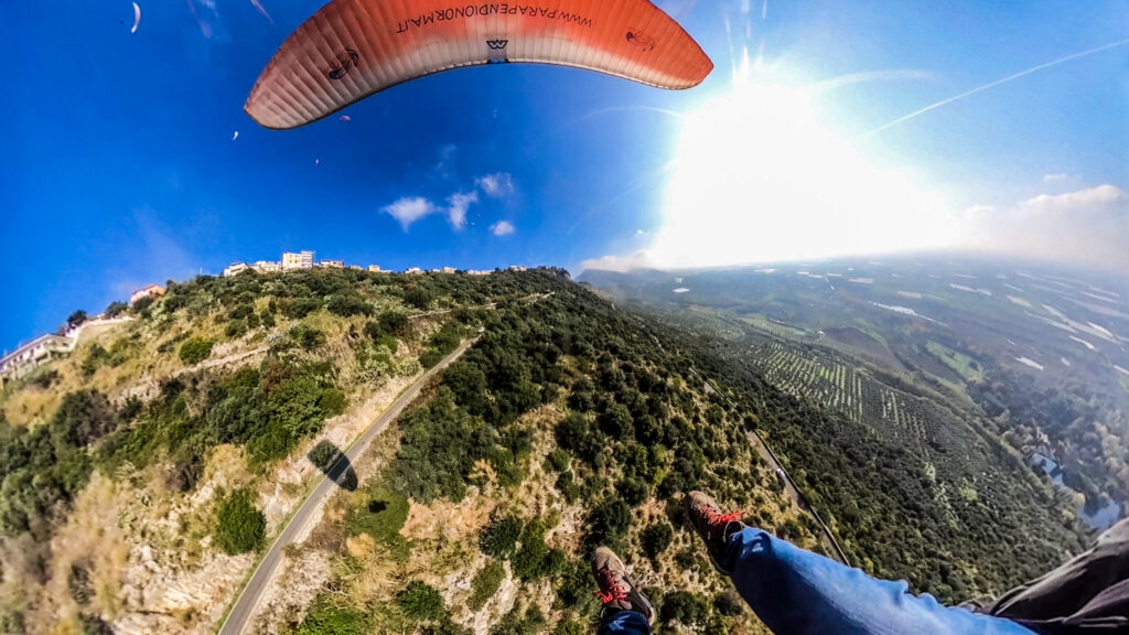 parapendio a Norma - foto Facebook @parapendionorma