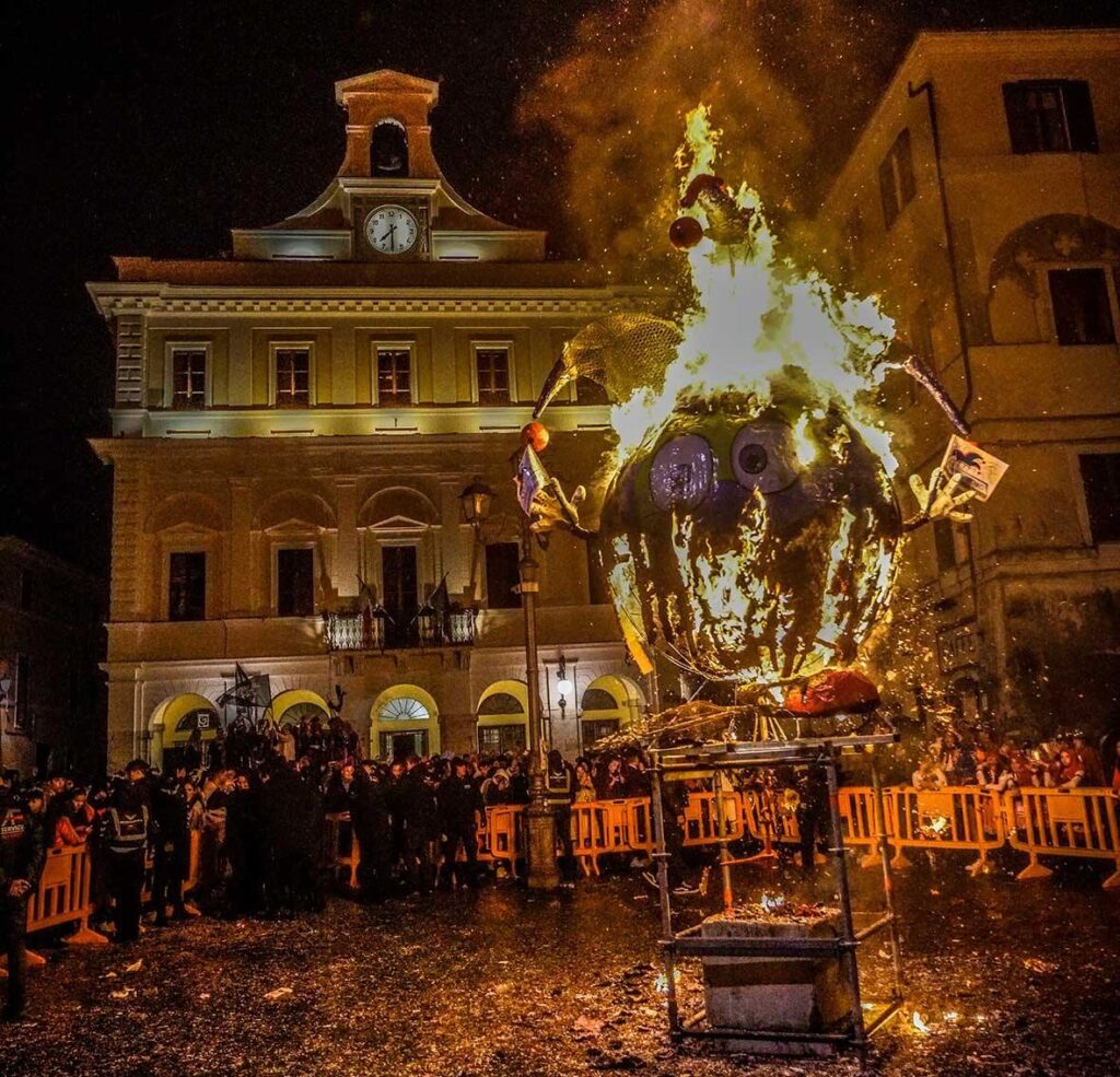 Rogo di 'O Puccio al Carnevale Storico Civitonico - www.carnevalestoricocivitonico.it