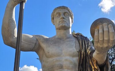 Statua colossale di Costantino esposta a Roma
