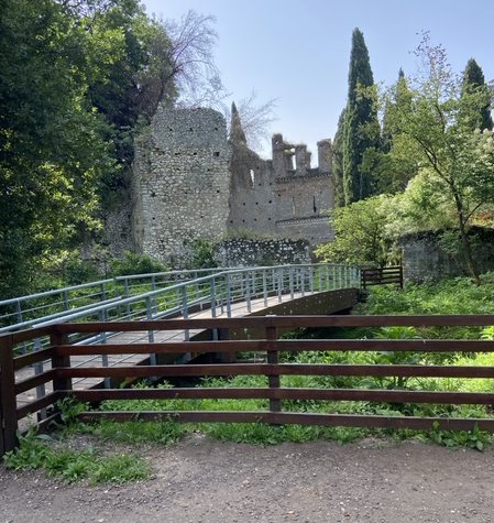 Ingresso al Giardino di Ninfa