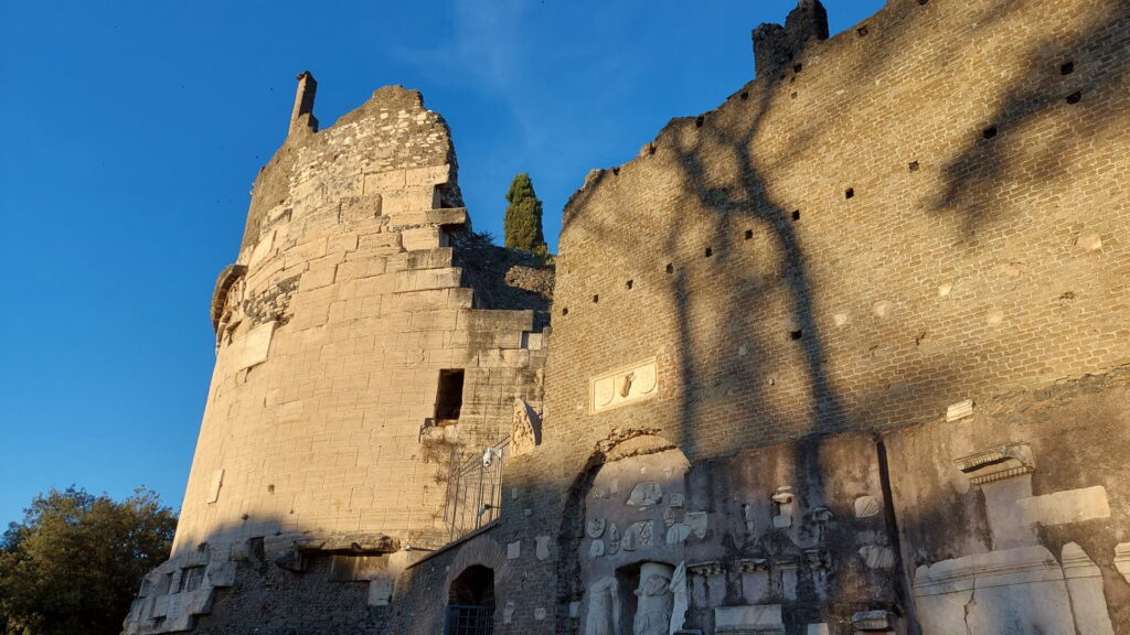 Mausoleo di Cecilia Metella, foto da www.turismoroma.it