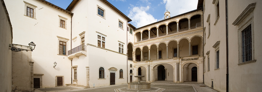 Castello Colonna - retedimorestorichelazio.it