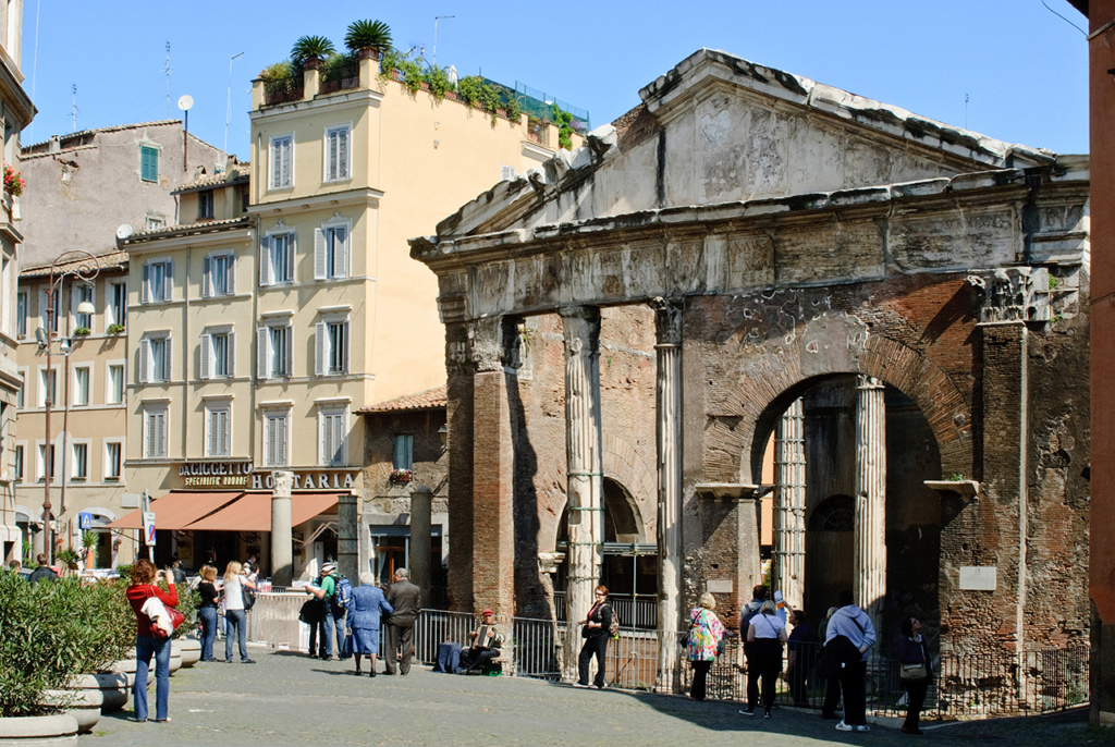 Il Portico d'Ottavia nel ghetto ebraico