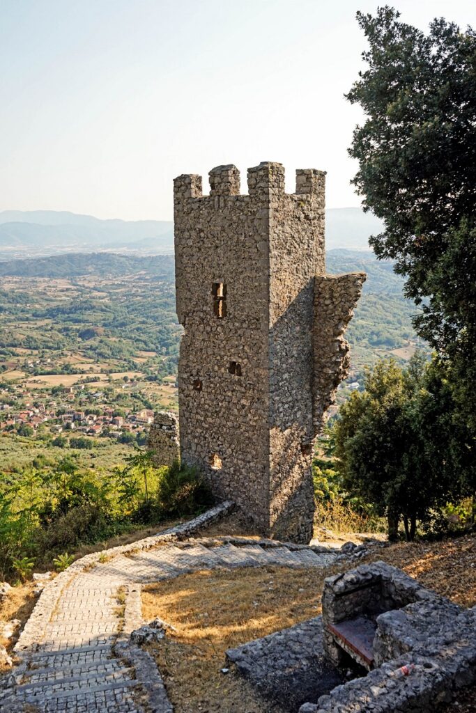Torre Colonna - www.retedimorestorichelazio.it